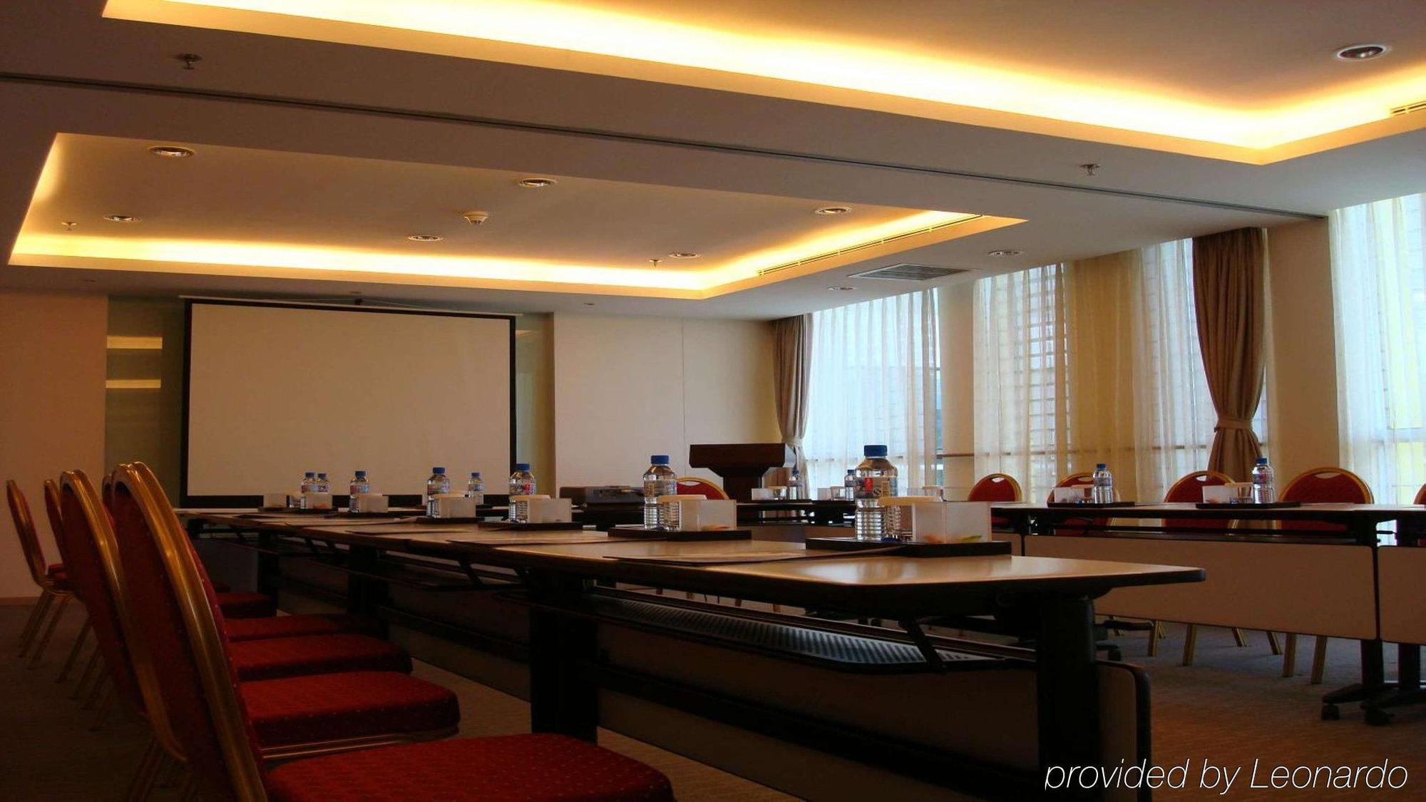 Holiday Inn Express Meilong Shanghai Kemudahan gambar