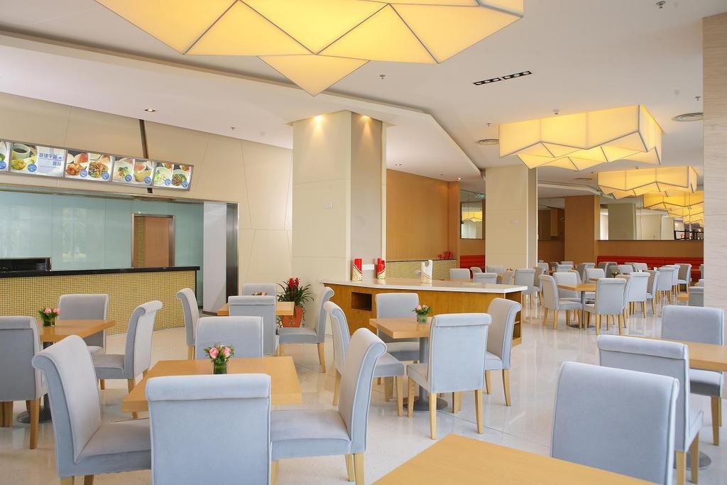 Holiday Inn Express Meilong Shanghai Restoran gambar